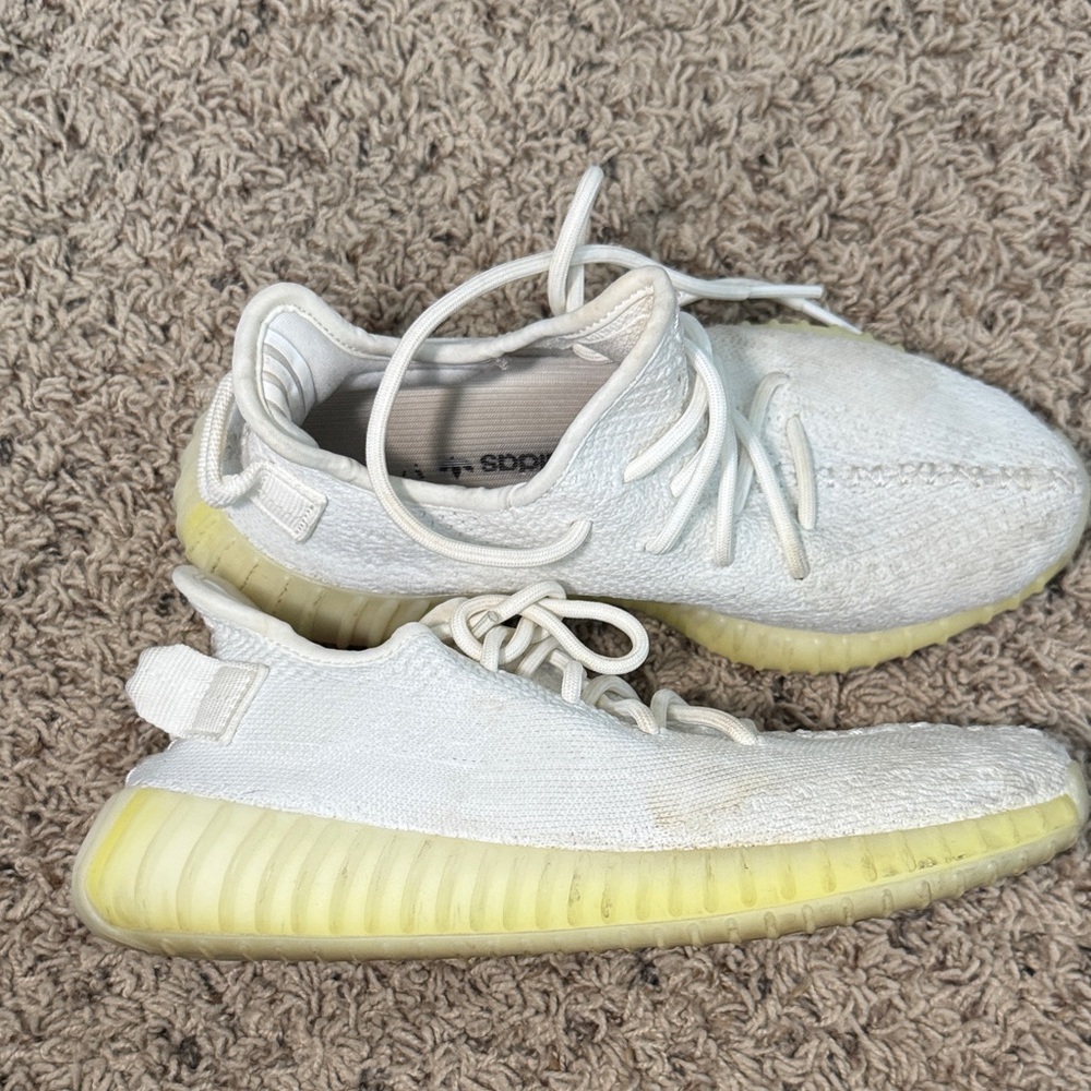 Yeezy Sneakers triple white